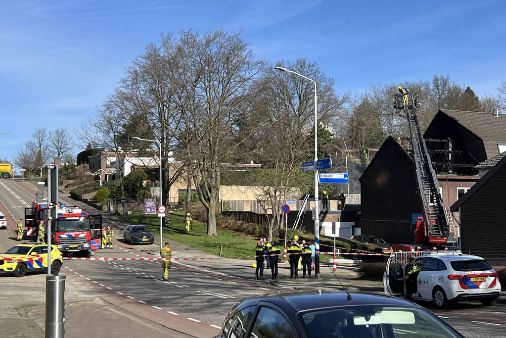 Forse rookontwikkeling bij woningbrand, traumateam ingezet