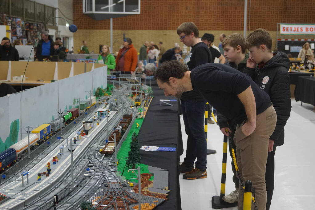 Sporthal walhalla voor liefhebbers van Lego