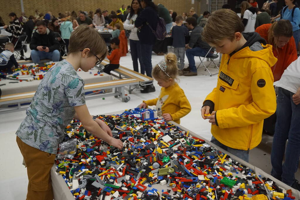 Sporthal walhalla voor liefhebbers van Lego