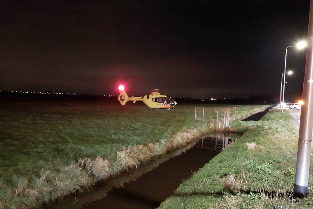 Brommerrijder gewond bij botsing met automobilist, traumahelikopter geland