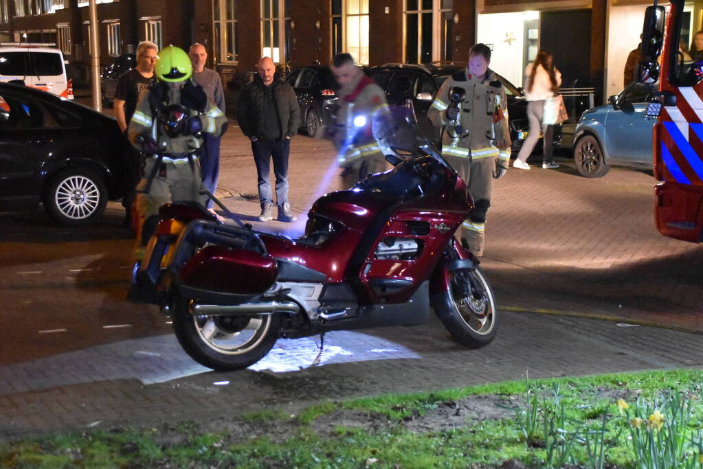 Motor vat vlam tijdens parkeren