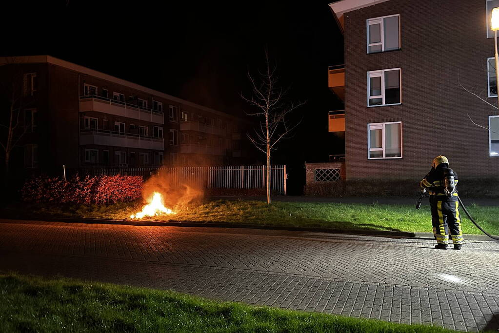 Brandweer ingezet voor twee buitenbranden