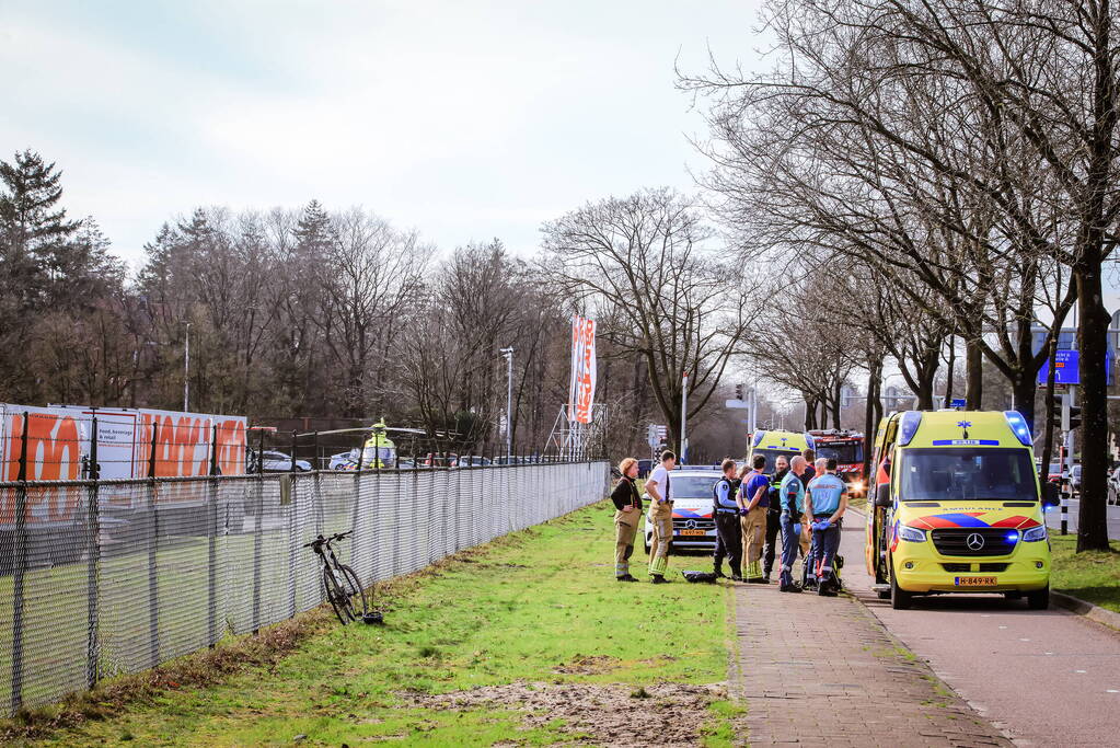 Traumahelikopter landt voor incident met wielrenner