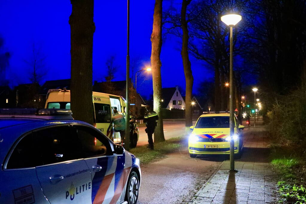 Man gewond op fietspad