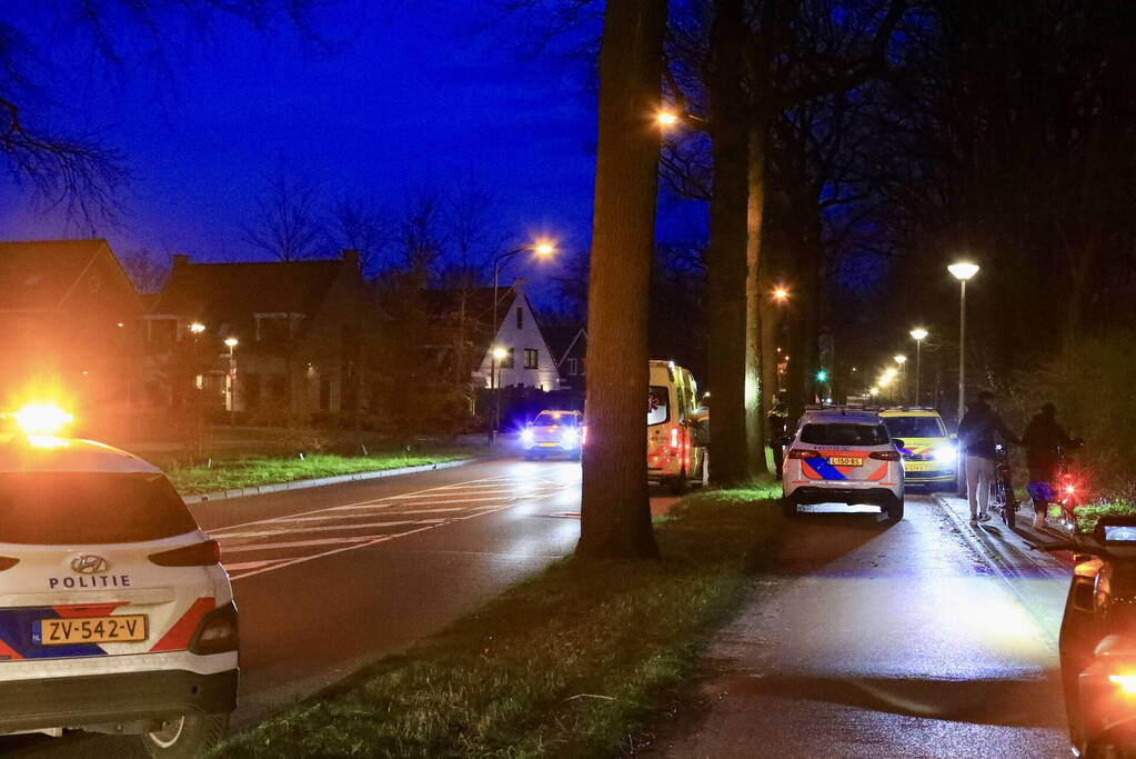 Man gewond op fietspad