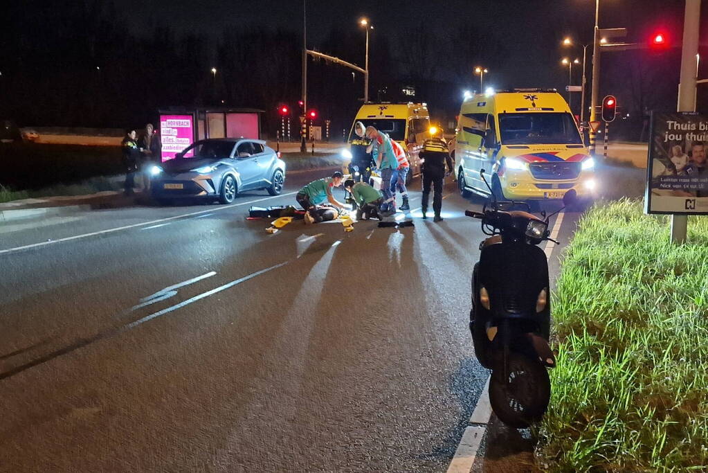 Scooterrijder gewond bij verkeersongeval