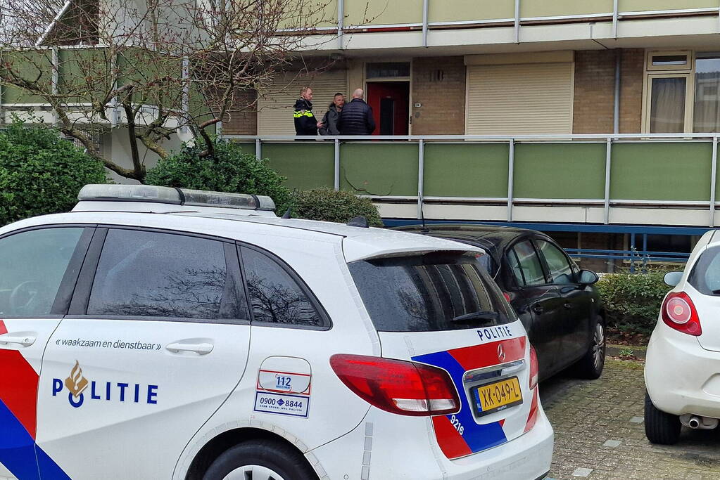 Politie onderzoekt explosie bij flat