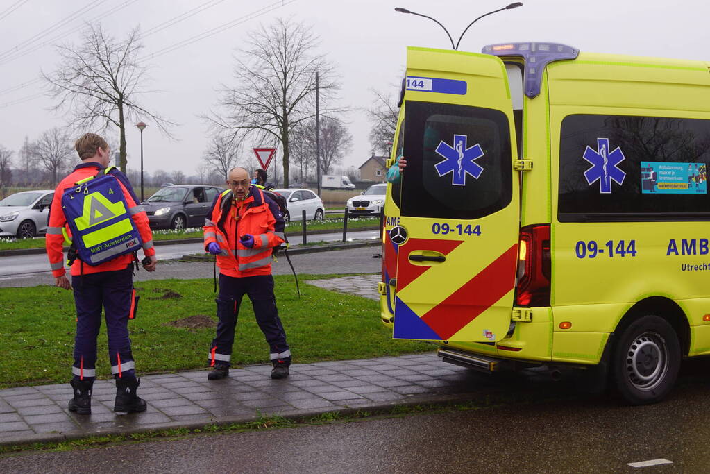 Traumahelikopter landt na ongeval met fietser