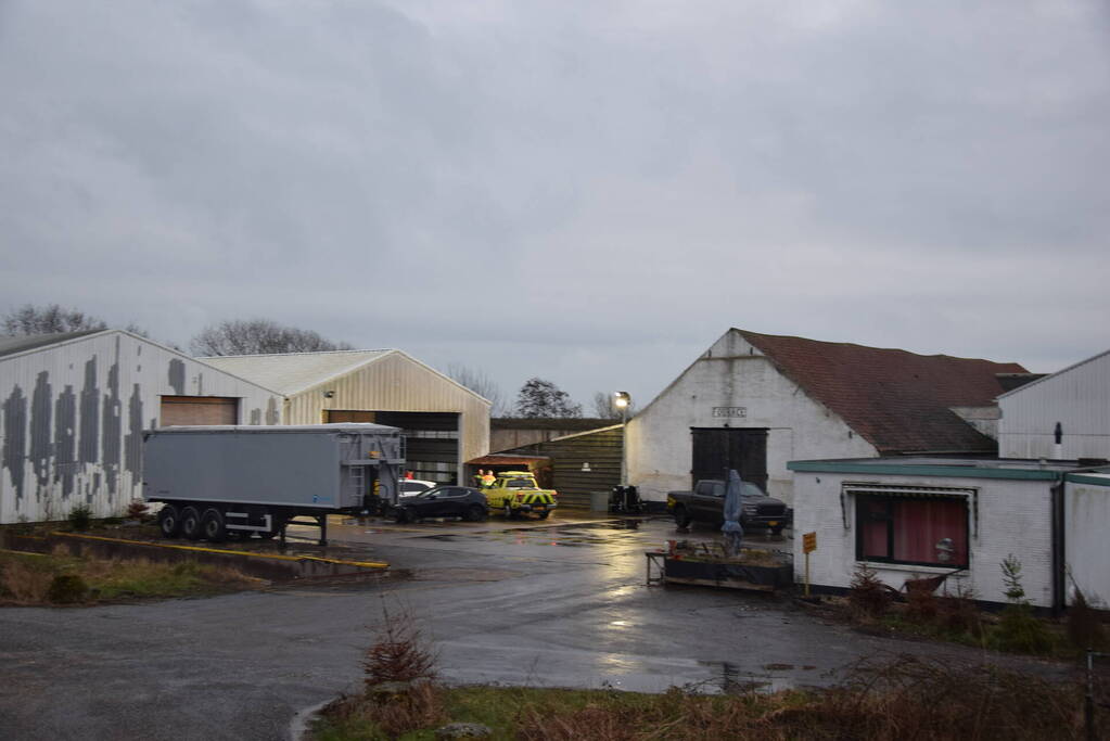 Arrestatieteam valt loods binnen