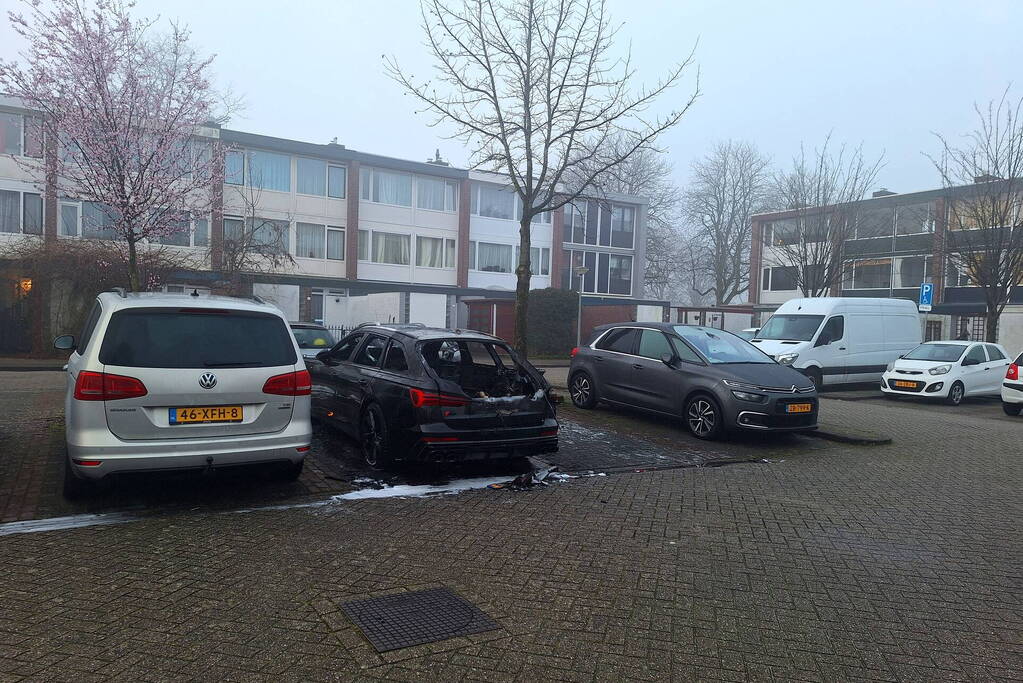 Audi compleet verwoest door brand
