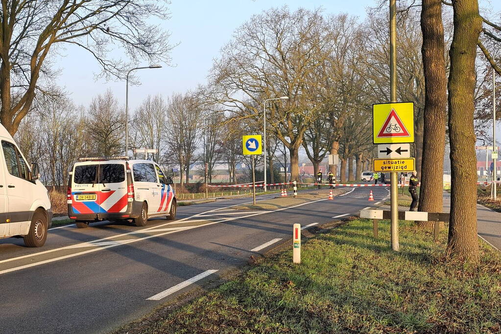 Fietser overleden bij aanrijding met bestelbus