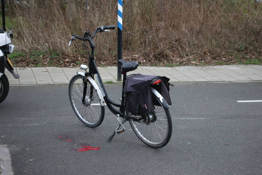 Fietser gewond bij botsing met scooterrijder