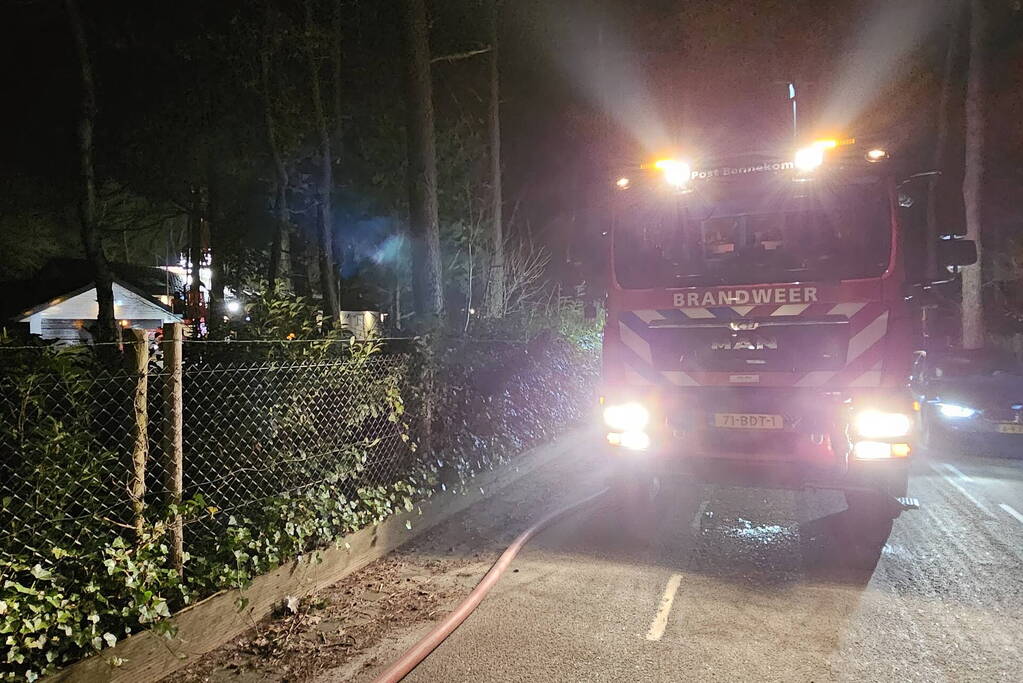 Brandweer dooft schoorsteenbrand