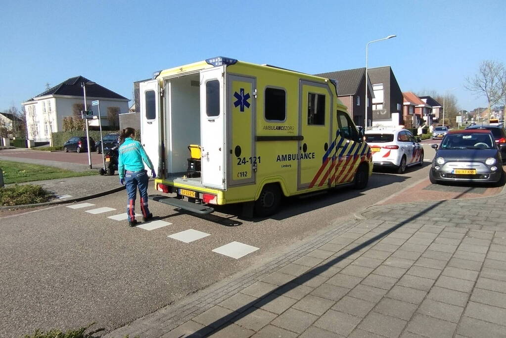 Scooterrijder gewond bij botsing met auto