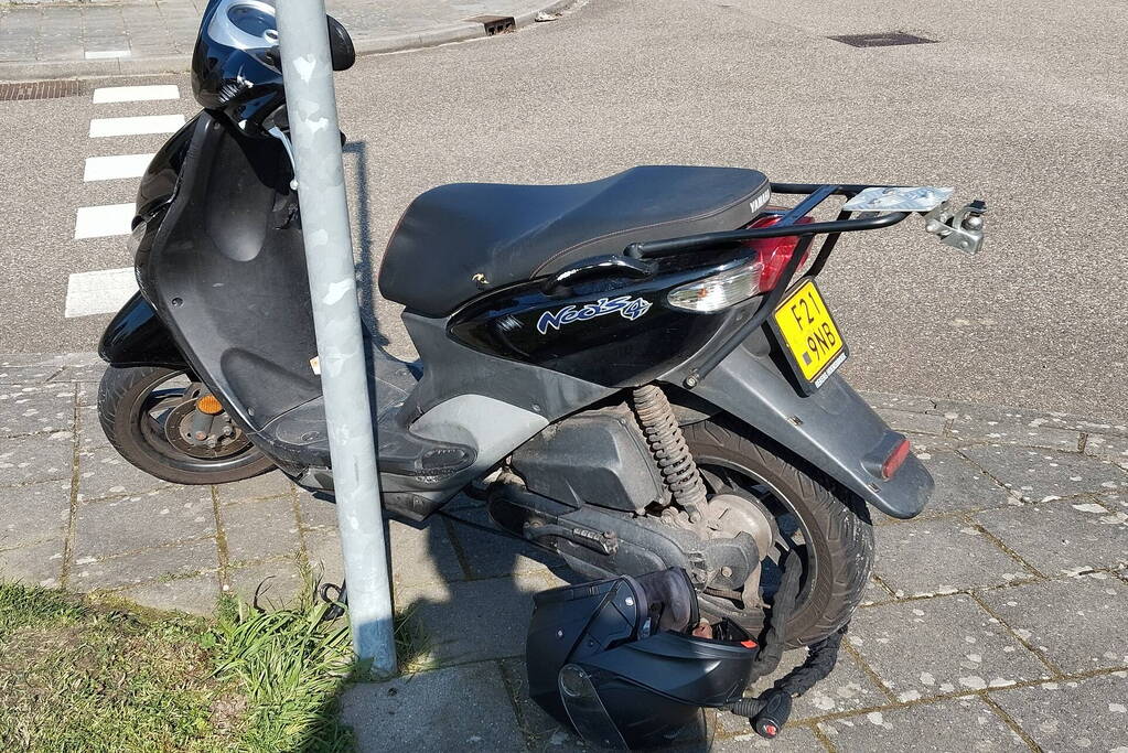 Scooterrijder gewond bij botsing met auto