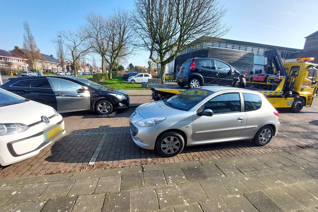 Auto's zwaar beschadigd door aanrijding