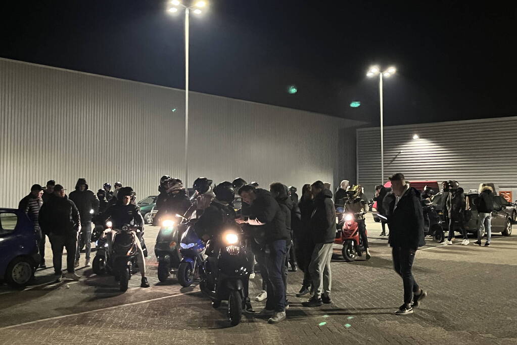 Grote scooter meeting gestopt door politie