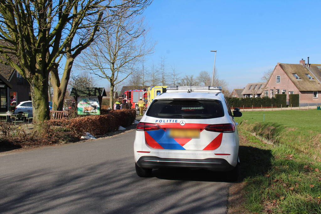 Personenauto raakt te water