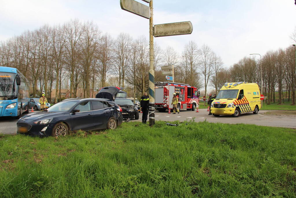 Veel schade bij ongeval op kruising