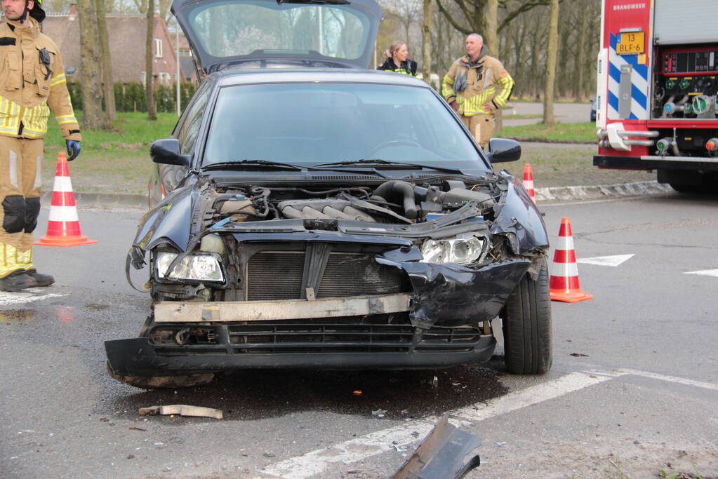 Veel schade bij ongeval op kruising