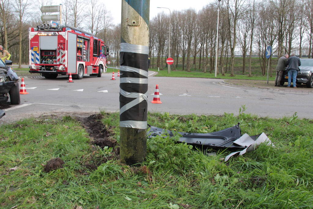 Veel schade bij ongeval op kruising