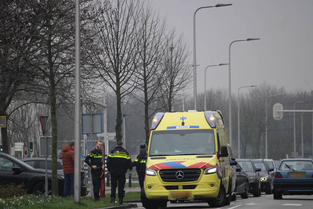 Fietser gewond bij aanrijding met personenauto