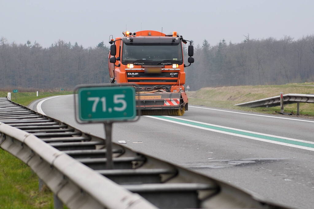 Meerdere auto's met lekke banden vanwege afgevallen lading