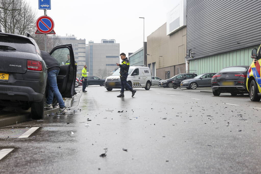 Auto's fiks beschadigd bij botsing