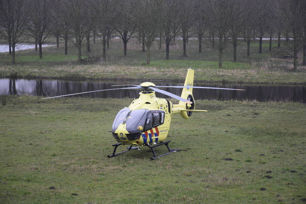 Persoon bekneld na verkeersongeval