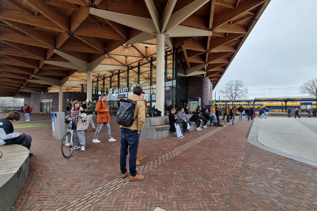 Persoon raakt gewond bij aanrijding met passagierstrein