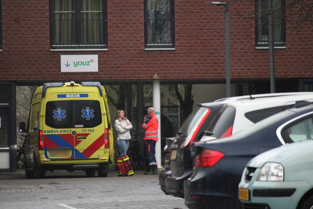 Traumahelikopter landt voor medische noodsituatie