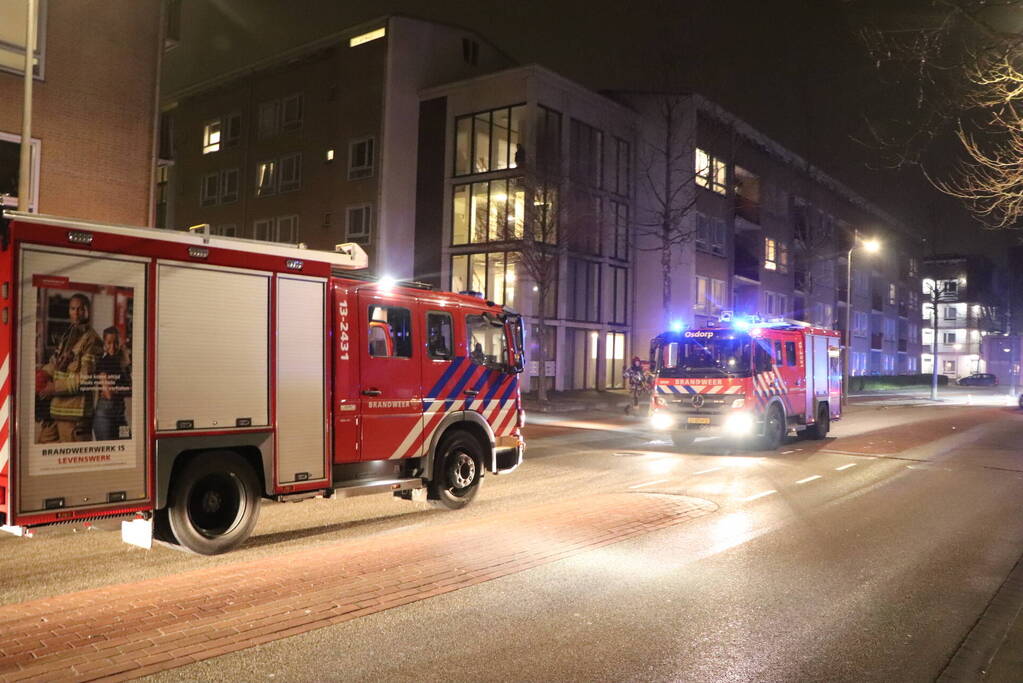 Brand in flatwoning snel onder controle