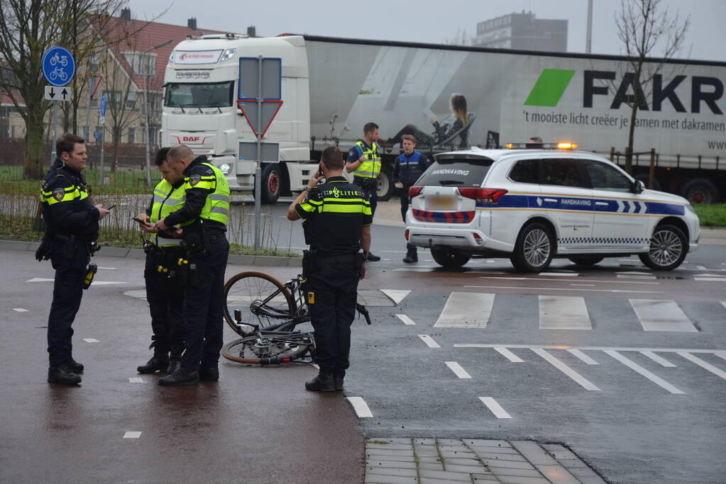 Fietser geschept door automobilist