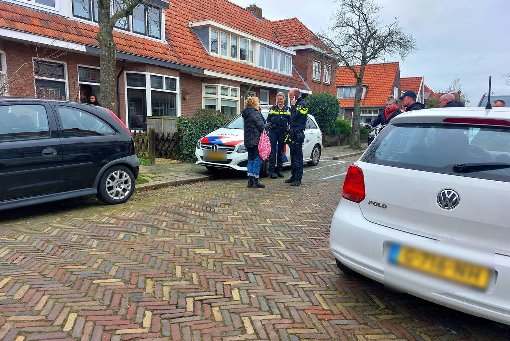 Vrouw beroofd op straat politie houdt verdachte aan