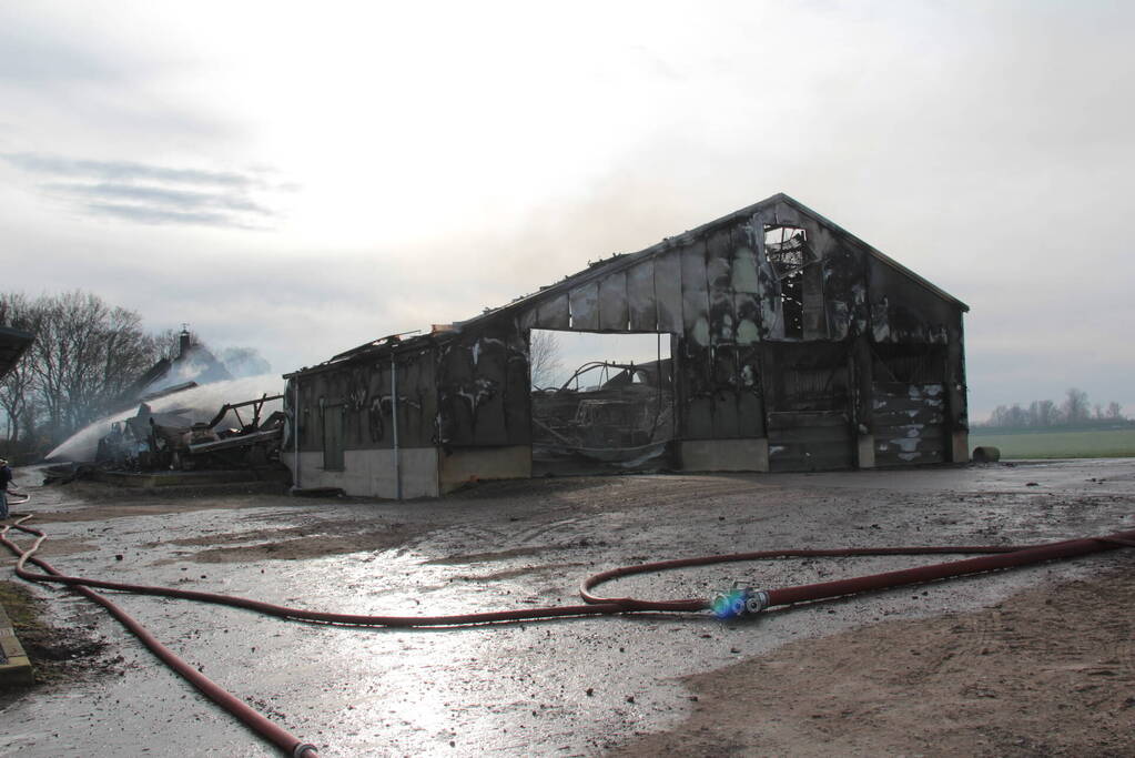 Hevige rookontwikkeling bij brand in loods
