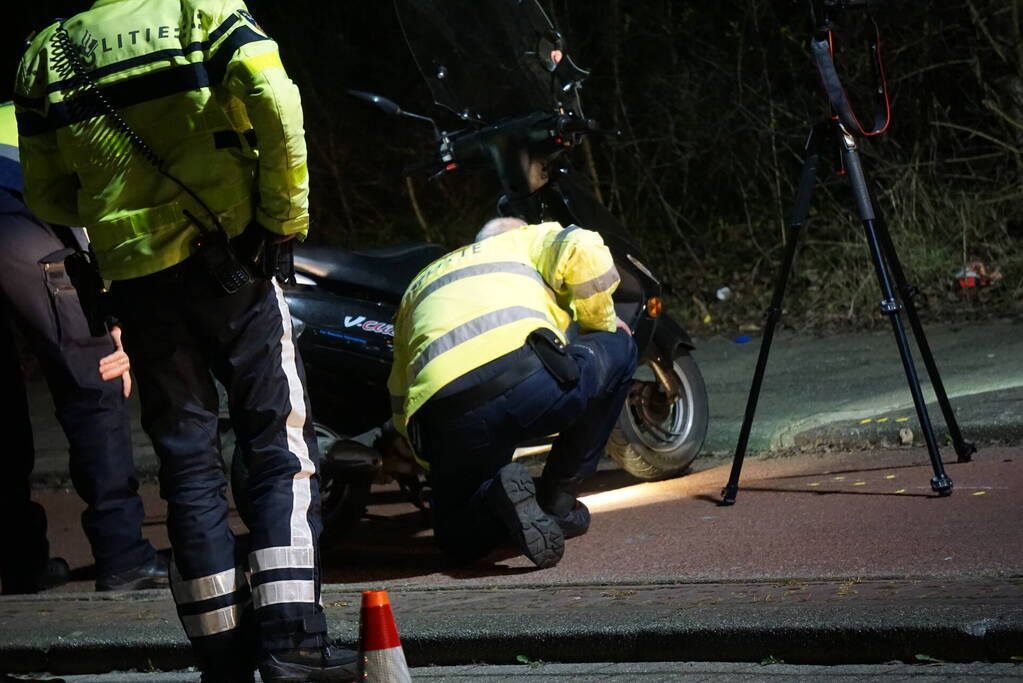 Scooterrijder en voetganger gewond bij botsing