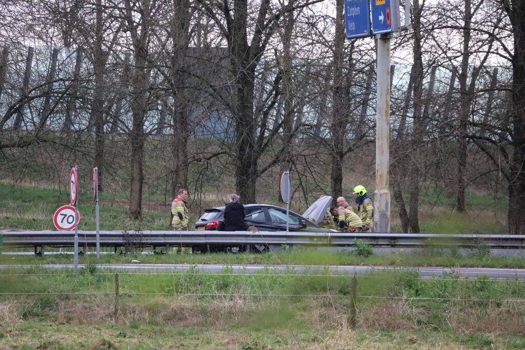 Mogelijk brand in motorcompartiment