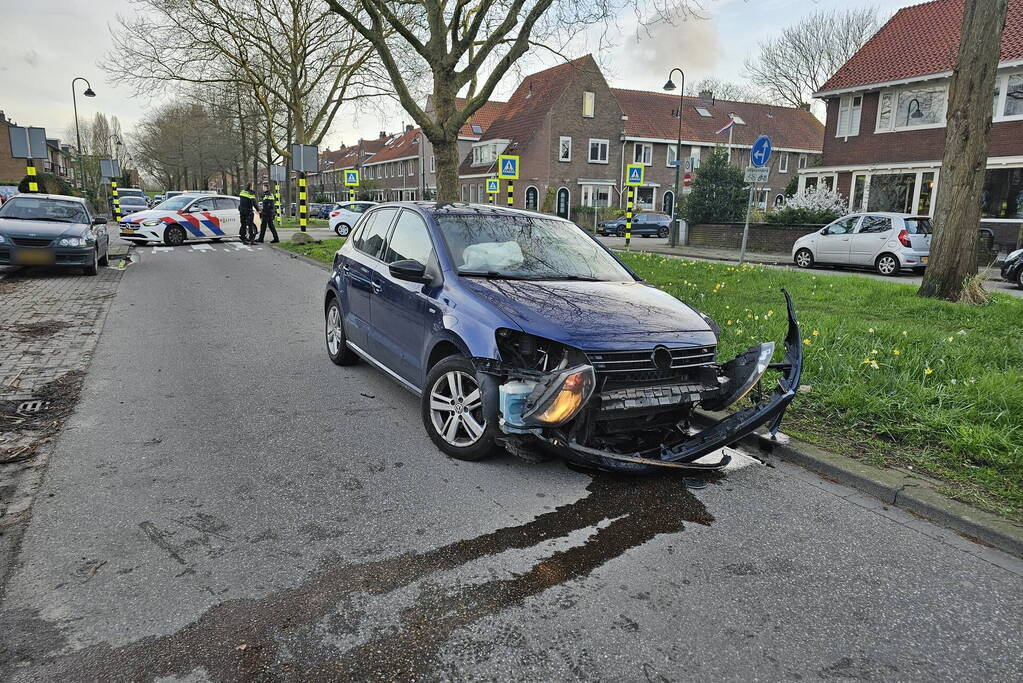 Auto zwaar beschadigd na uitwijkmanoeuvre