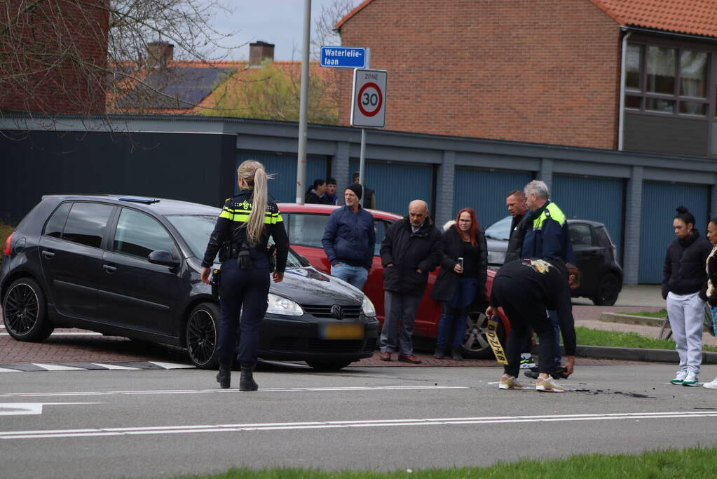 Schade bij ongeval tussen twee voertuigen