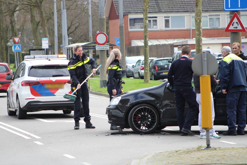 Schade bij ongeval tussen twee voertuigen