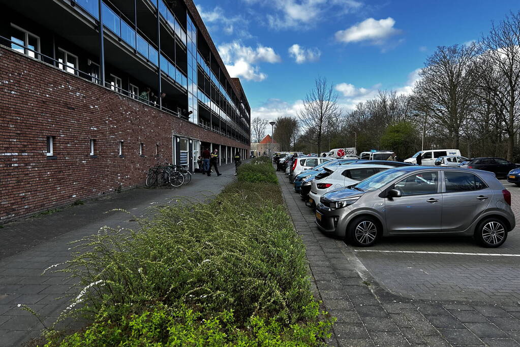 Zwaargewonde na steekpartij bij flat