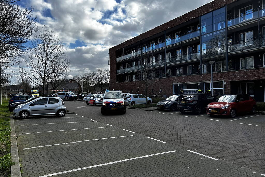 Zwaargewonde na steekpartij bij flat