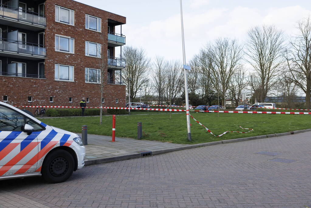 Zwaargewonde na steekpartij bij flat