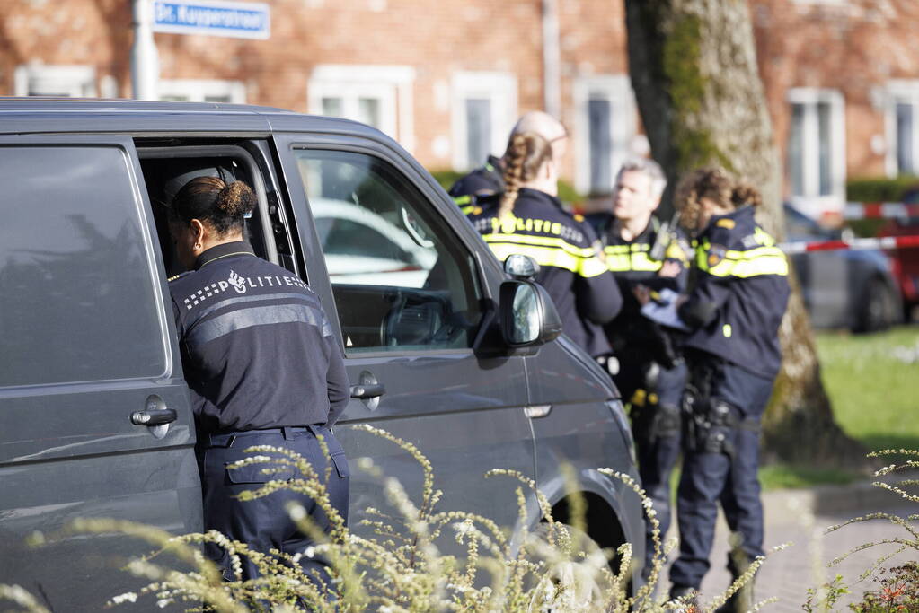 Zwaargewonde na steekpartij bij flat