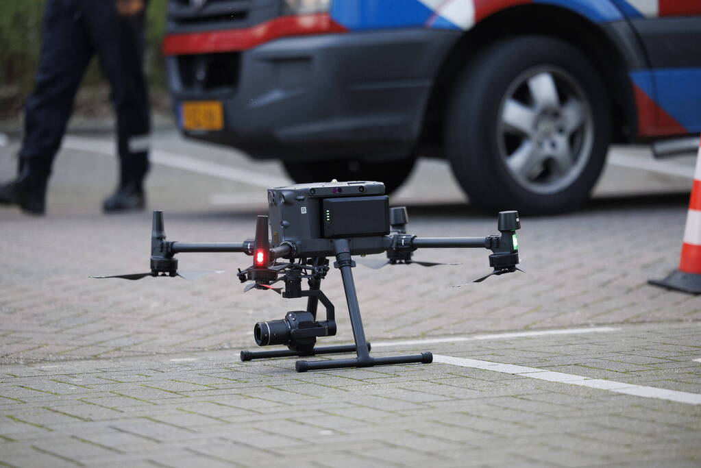 Zwaargewonde na steekpartij bij flat