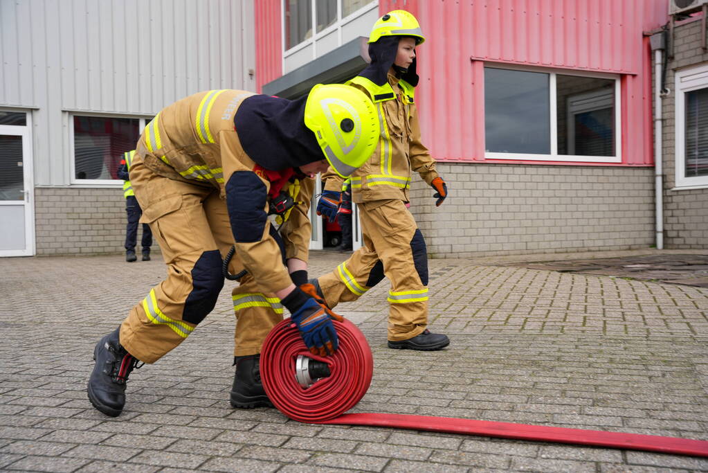 Brandweerlieden van de toekomst houden wedstrijd