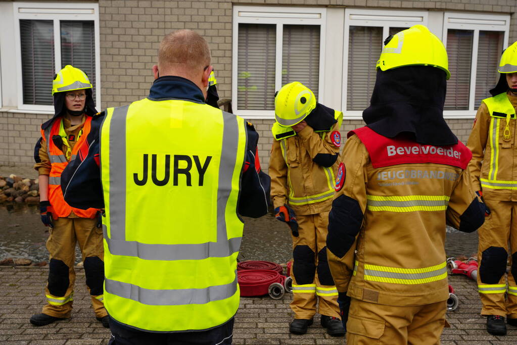 Brandweerlieden van de toekomst houden wedstrijd