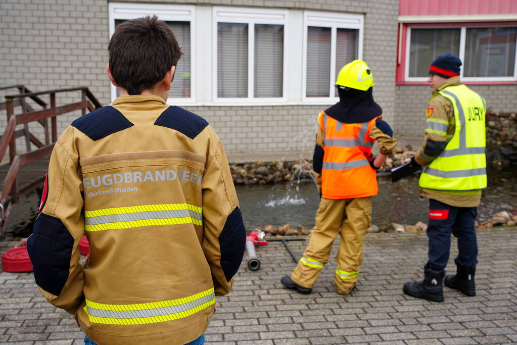 Brandweerlieden van de toekomst houden wedstrijd