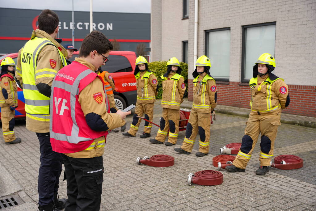 Brandweerlieden van de toekomst houden wedstrijd