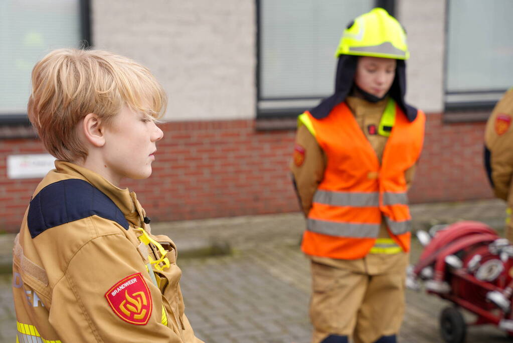 Brandweerlieden van de toekomst houden wedstrijd